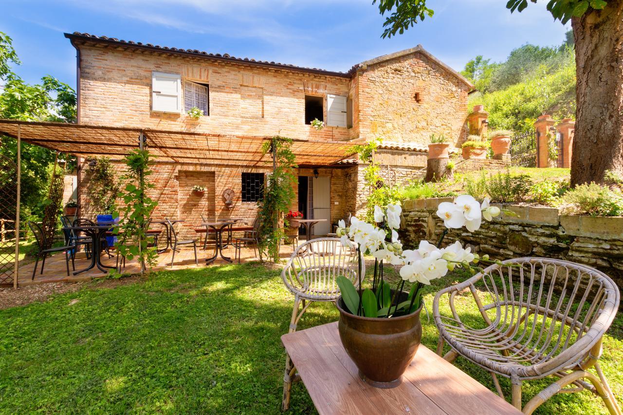 B&B La Residenza Del Poeta Montesicuro Exterior photo